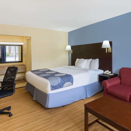 Days Inn By Wyndham Statesville Dış mekan fotoğraf