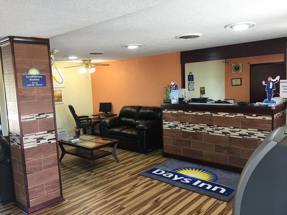 Days Inn By Wyndham Statesville Dış mekan fotoğraf
