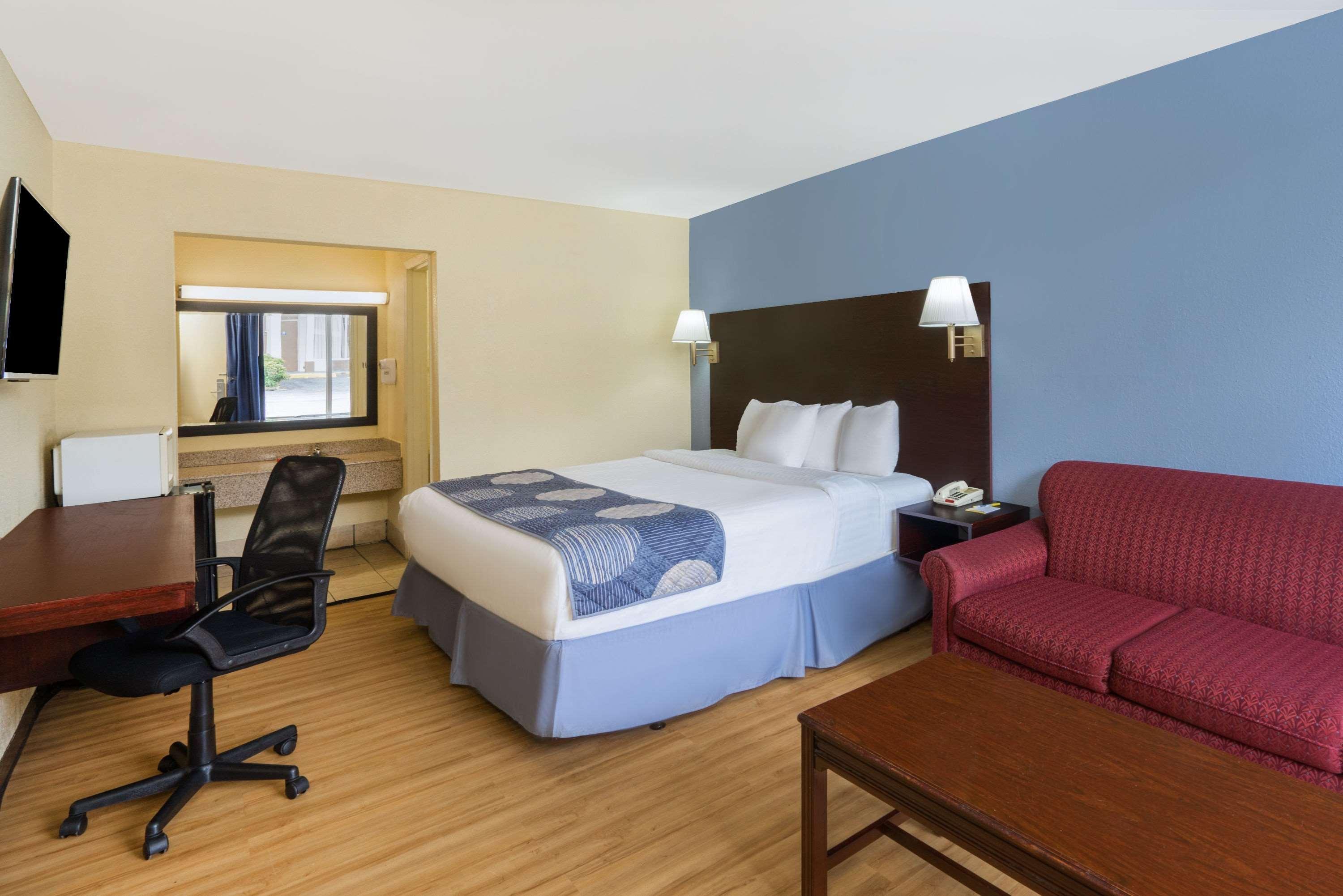 Days Inn By Wyndham Statesville Dış mekan fotoğraf
