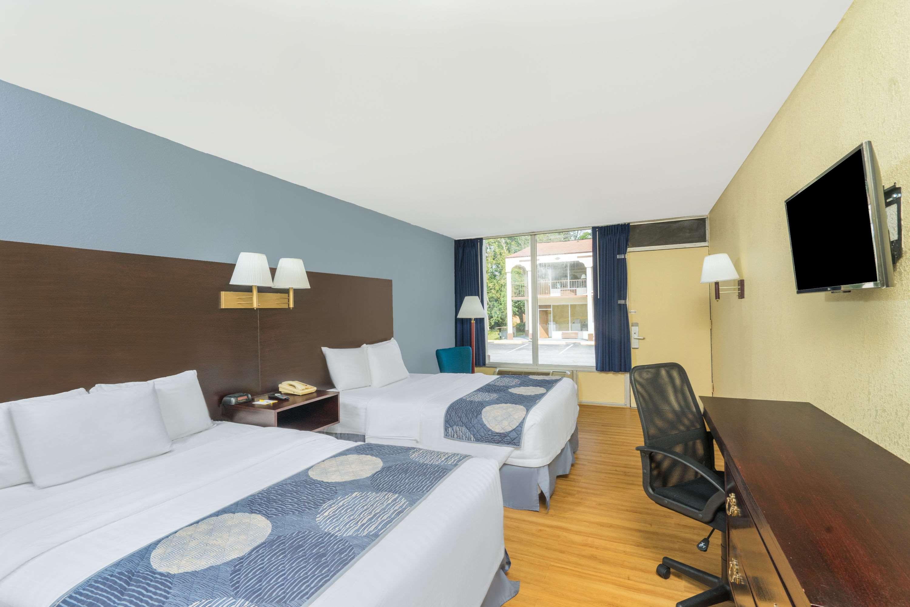 Days Inn By Wyndham Statesville Dış mekan fotoğraf