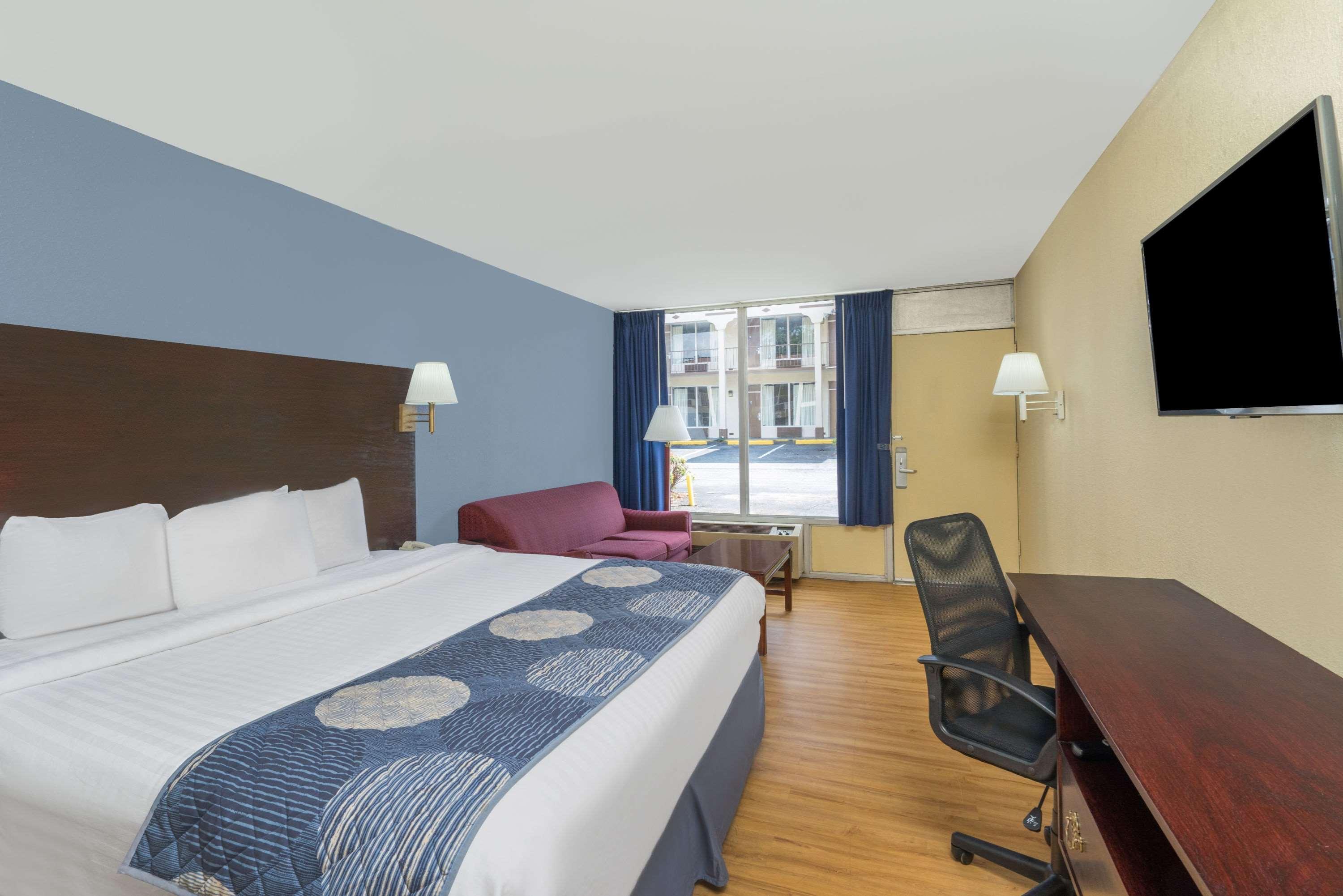 Days Inn By Wyndham Statesville Dış mekan fotoğraf