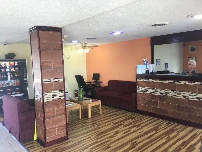 Days Inn By Wyndham Statesville Dış mekan fotoğraf