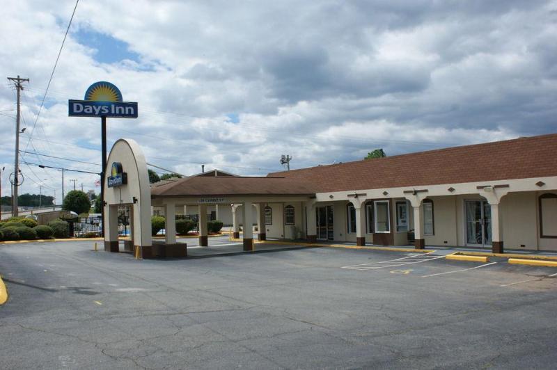 Days Inn By Wyndham Statesville Dış mekan fotoğraf