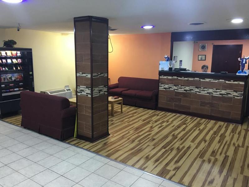 Days Inn By Wyndham Statesville Dış mekan fotoğraf