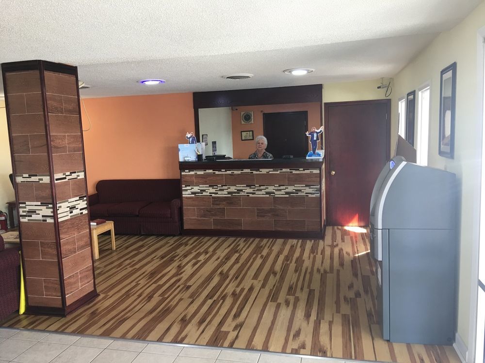Days Inn By Wyndham Statesville Dış mekan fotoğraf