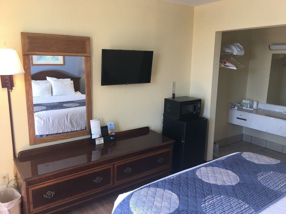 Days Inn By Wyndham Statesville Dış mekan fotoğraf