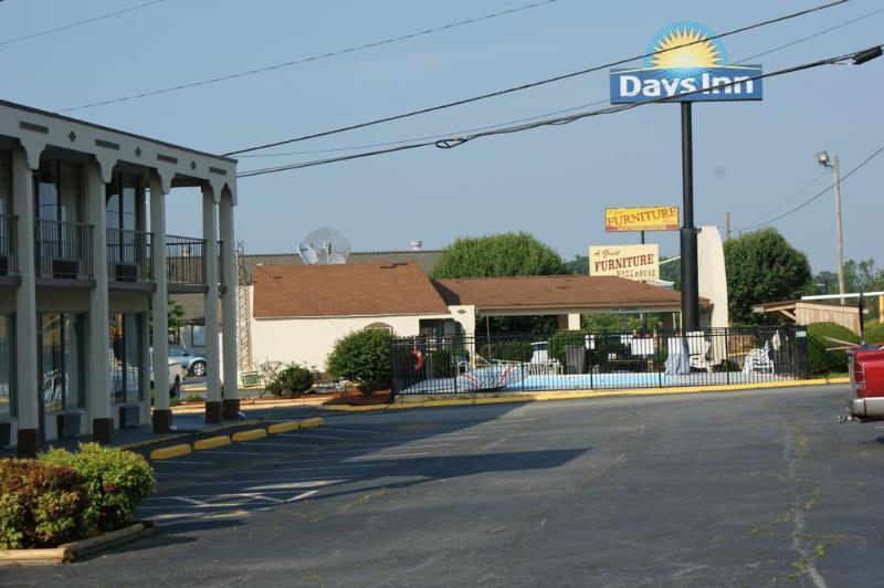 Days Inn By Wyndham Statesville Dış mekan fotoğraf