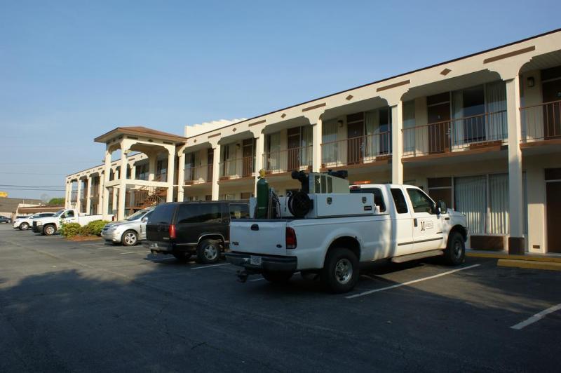 Days Inn By Wyndham Statesville Dış mekan fotoğraf