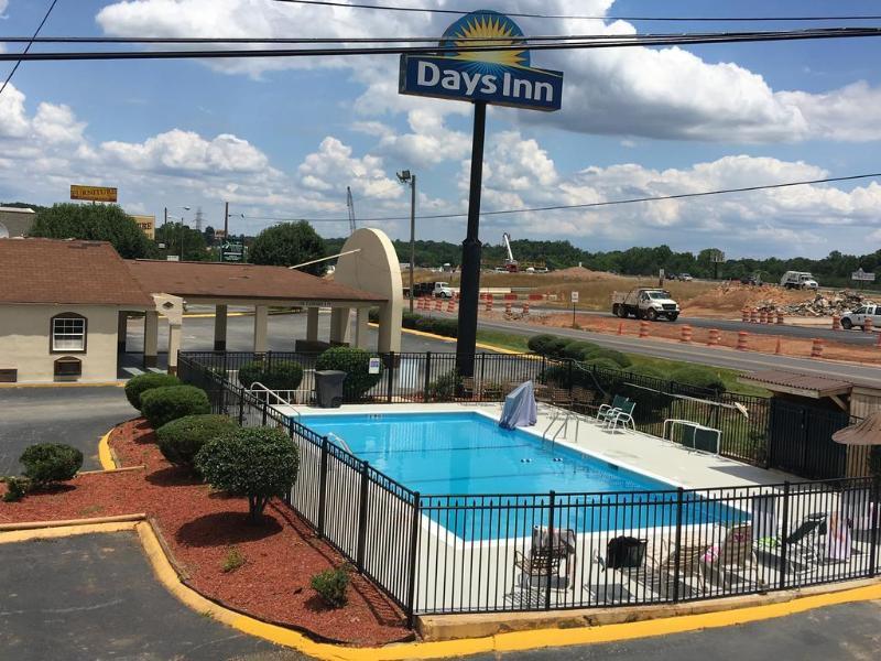 Days Inn By Wyndham Statesville Dış mekan fotoğraf