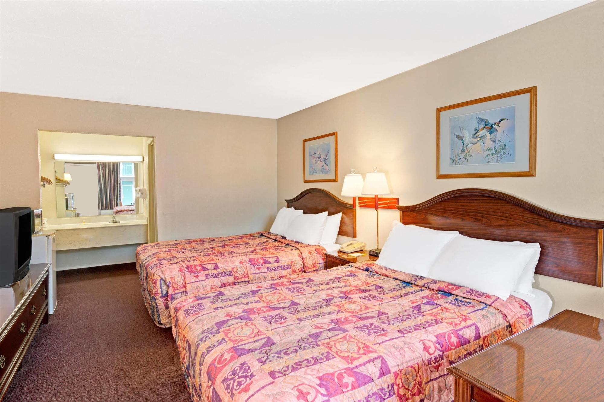 Days Inn By Wyndham Statesville Dış mekan fotoğraf