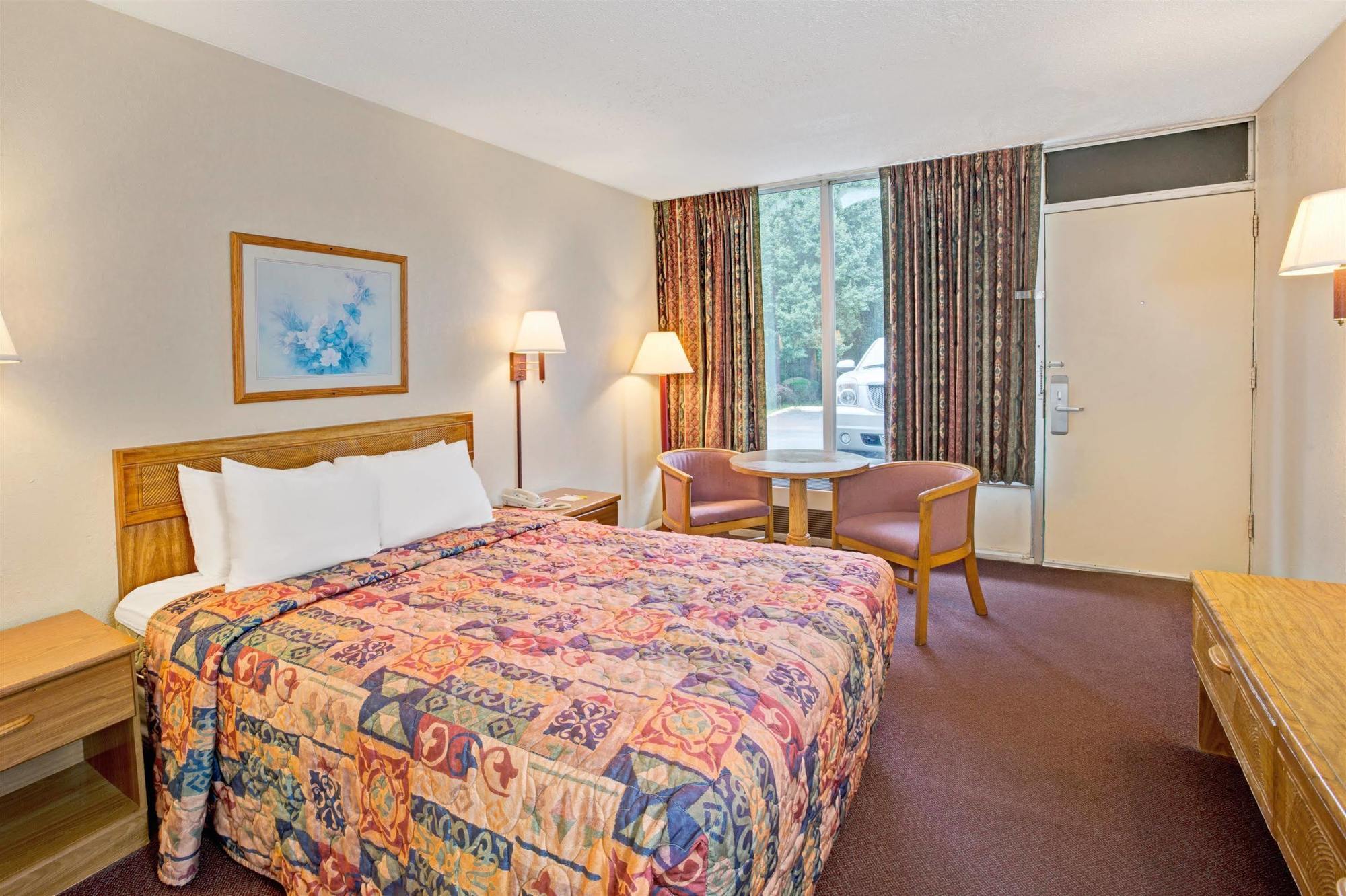 Days Inn By Wyndham Statesville Dış mekan fotoğraf