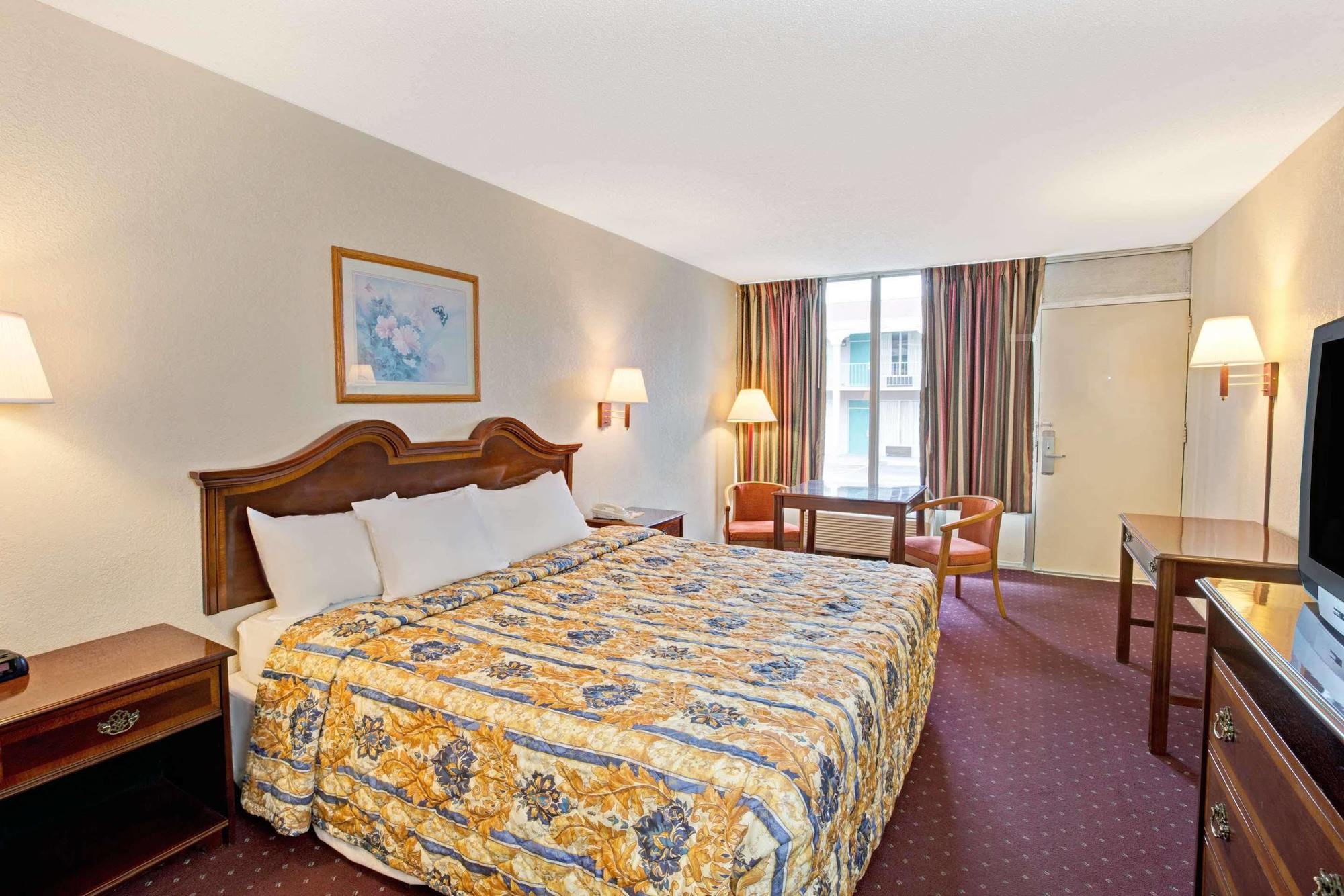 Days Inn By Wyndham Statesville Dış mekan fotoğraf