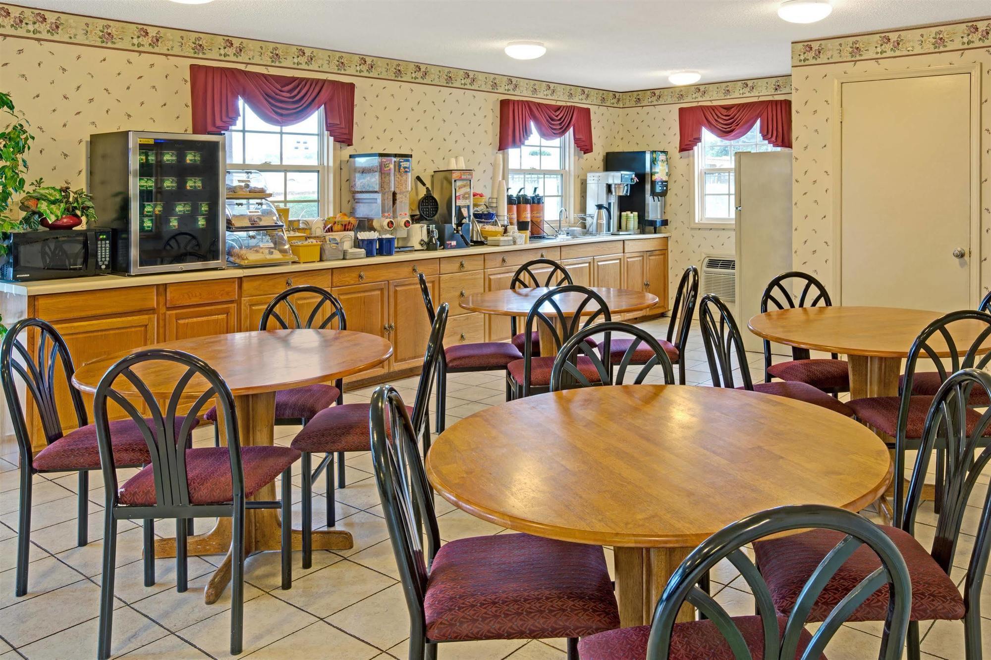 Days Inn By Wyndham Statesville Dış mekan fotoğraf