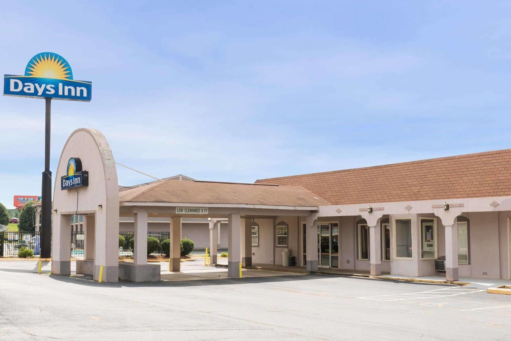 Days Inn By Wyndham Statesville Dış mekan fotoğraf